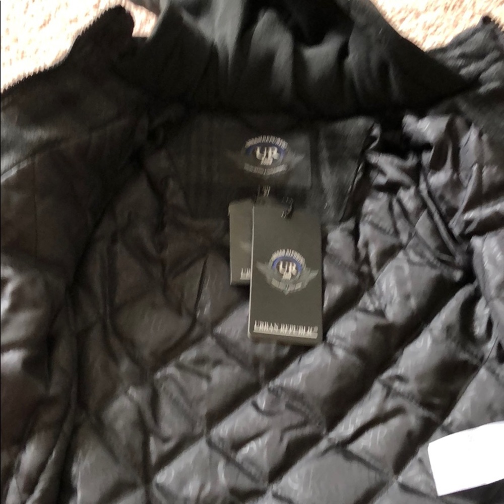 Coat - Picture 4 of 5